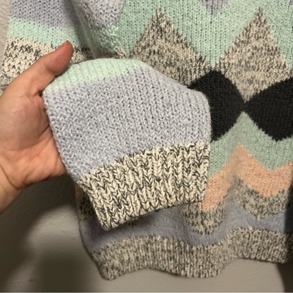 Women’s Totally 80s Sweater Pastel Colors Long Sleeve Chevron Pattern Medium - Picture 2 of 7